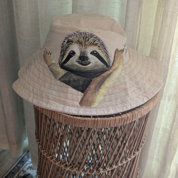 Adorable Sloth Bucket Hat - Picture 1 of 4
